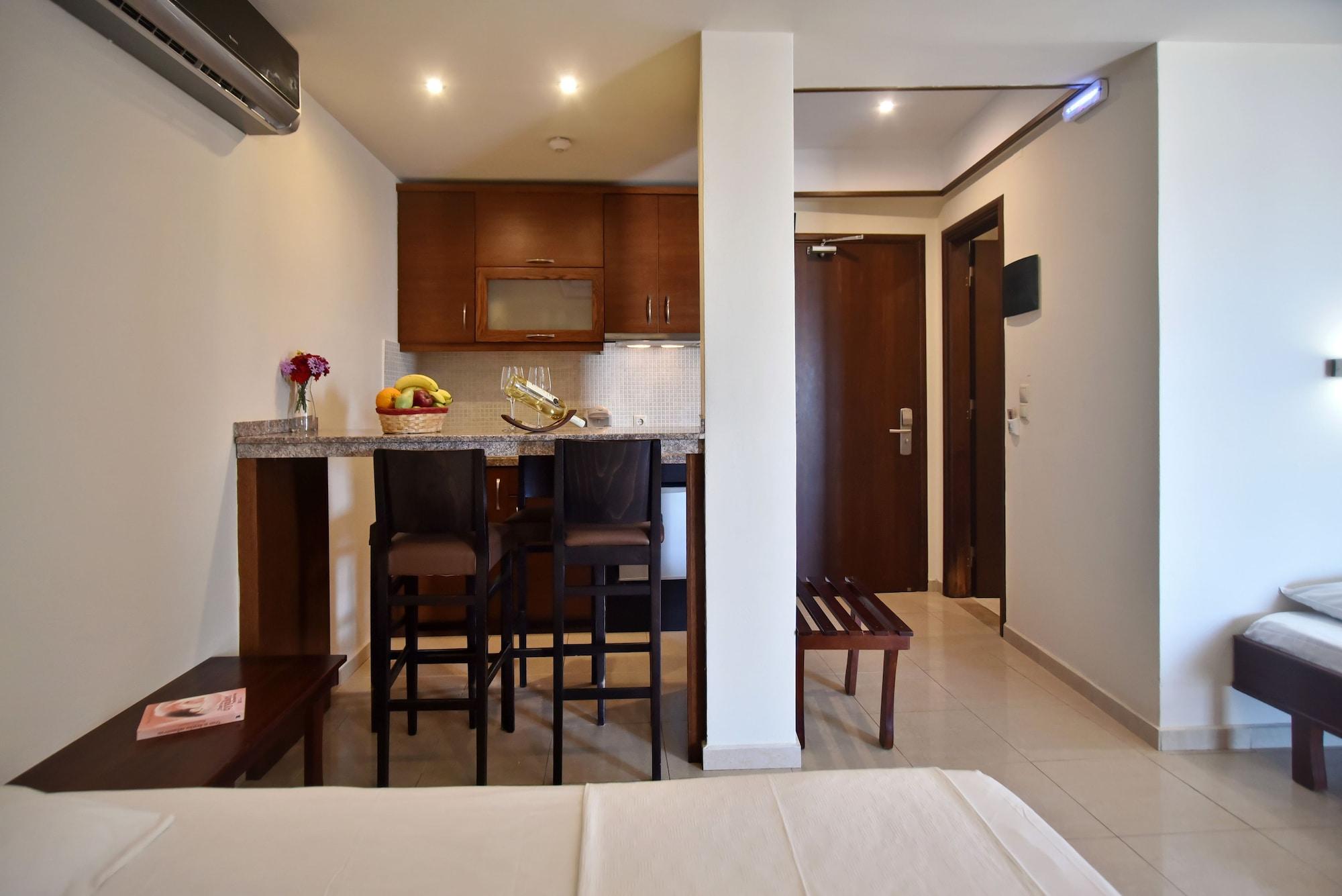 24 Seven Boutique Hotel 말리아 외부 사진